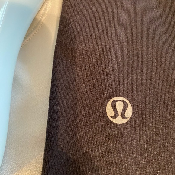Lululemon crop leggings with cuffs - Picture 4 of 6